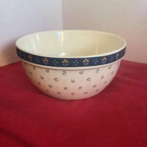 Blue Rose Polish Pottery Country Meadow Medium 9” Mixing Bowl
